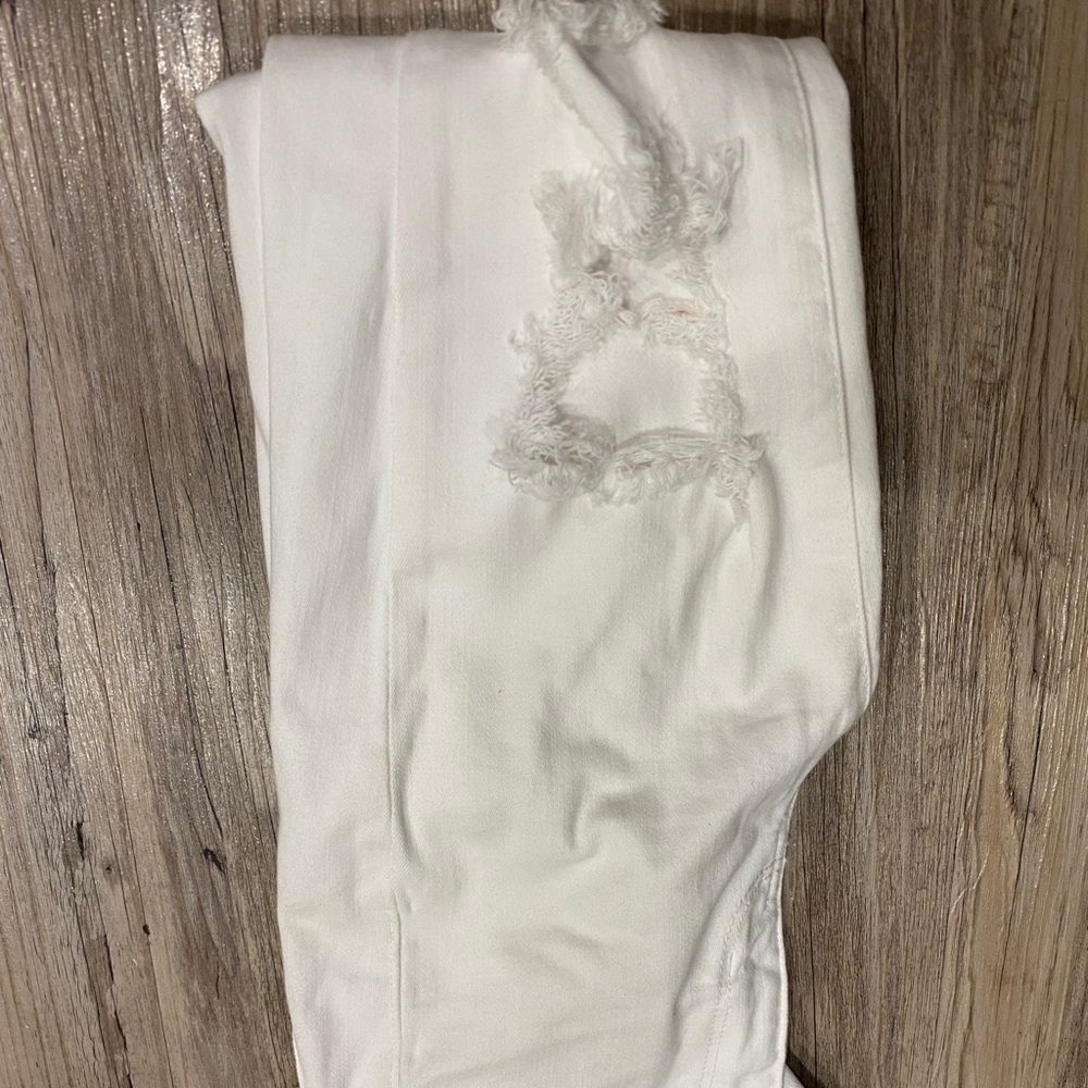 American Eagle white ripped skinny jeans